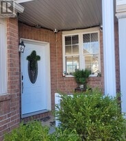554 Aberfoyle Cir in Ottawa, ON - Building Photo