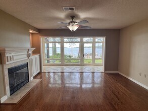 806 Regatta Cir in Niceville, FL - Building Photo - Building Photo
