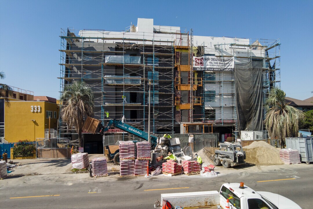 Regency 321 in Los Angeles, CA - Building Photo
