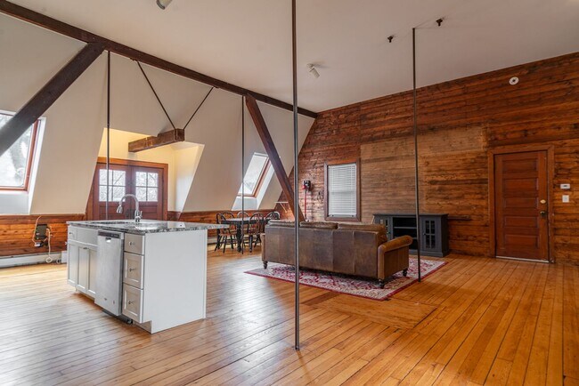 259-261 Norwood Ave in Cranston, RI - Building Photo - Building Photo