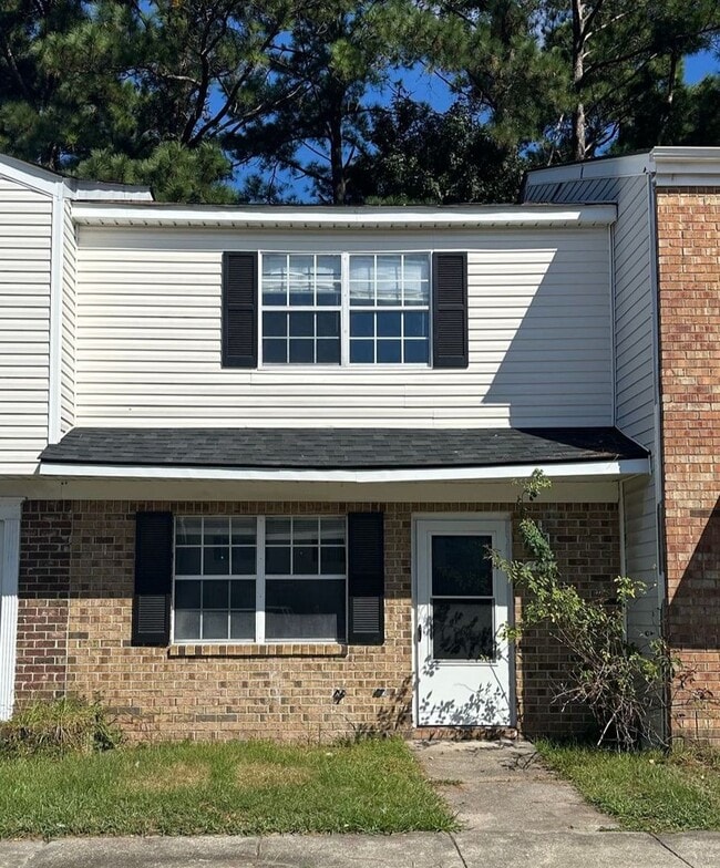 property at 412 Myrtlewood Cir