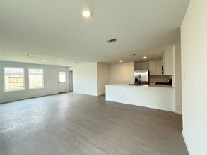 29030 Grazing Plns Ln in Hockley, TX - Foto de edificio - Building Photo