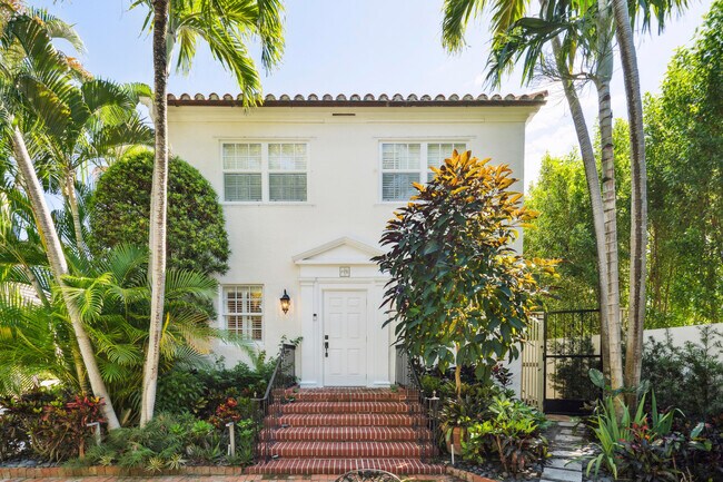 151 S County Rd in Palm Beach, FL - Foto de edificio - Building Photo