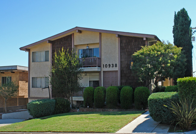 10938 Rose Ave in Los Angeles, CA - Building Photo - Building Photo