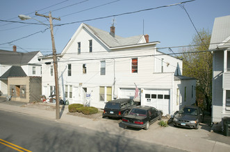 291-293 E Main St in Torrington, CT - Foto de edificio - Building Photo