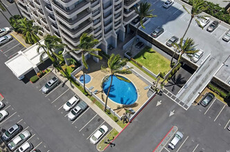 2825 S King St, Unit 201 in Honolulu, HI - Foto de edificio - Building Photo