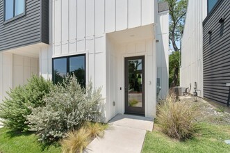 3807 E 51st St in Austin, TX - Building Photo - Building Photo