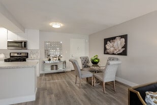 Candela in Los Angeles, CA - Building Photo