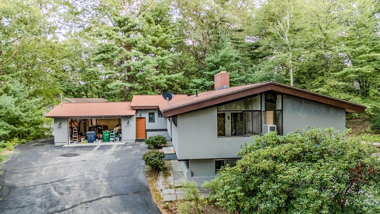 75 Taylor St in Nashua, NH - Building Photo
