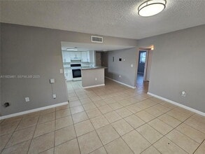 9987 Nob Hill Ln in Sunrise, FL - Building Photo - Building Photo