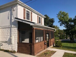 100 Lincoln Ave in Fox River Grove, IL - Building Photo - Building Photo