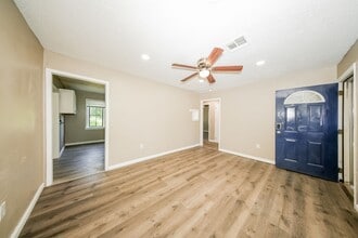 2329 SW Tulane Ave in Lawton, OK - Foto de edificio - Building Photo