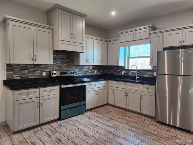 property at 5804 Nightingale Ave