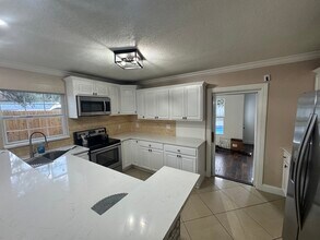 16008 Sagebrush Rd in Tampa, FL - Building Photo - Building Photo