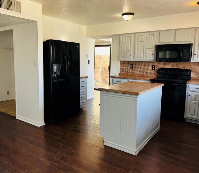 5208 Ragan Dr in The Colony, TX - Building Photo - Building Photo