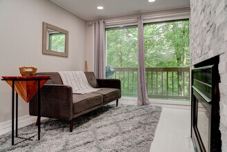 697 E Mountain Rd in Killington, VT - Building Photo - Building Photo