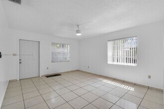 4776 E 10th Ave in Hialeah, FL - Building Photo - Building Photo