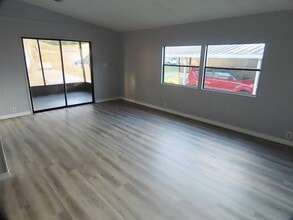 1077 Quail Dr in DeLand, FL - Building Photo - Building Photo