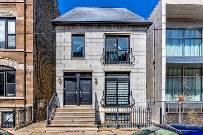 property at 1414 W Superior St