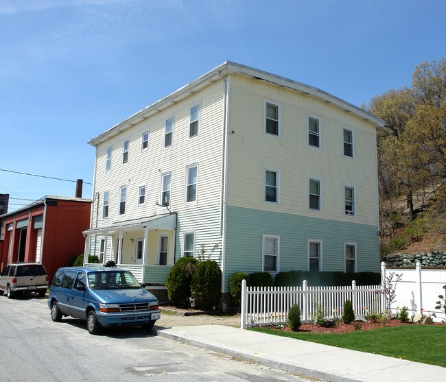 56 Hazel St in Woonsocket, RI - Building Photo - Building Photo