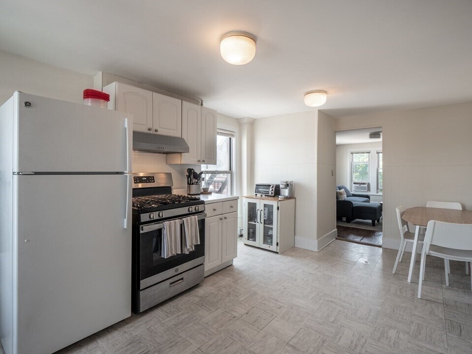 149 Dorchester St, Unit #1 in Boston, MA - Foto de edificio