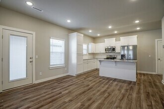 652 N Salem Rd in Fayetteville, AR - Building Photo - Building Photo