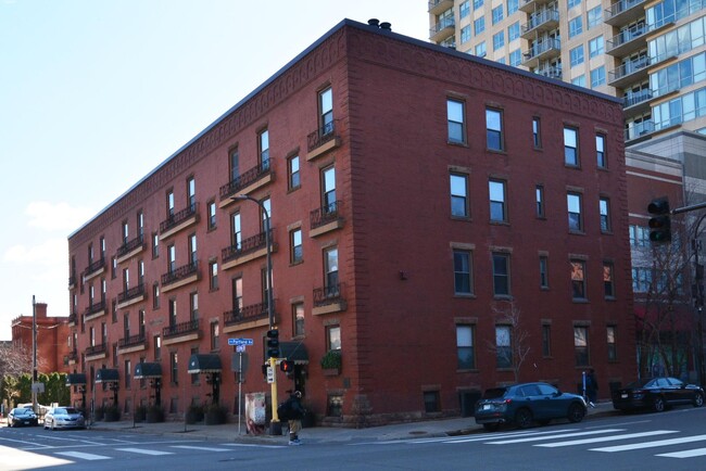 property at 603 S 9th St