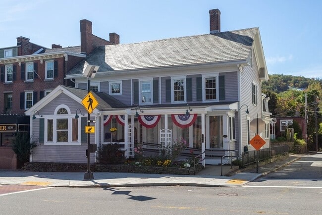 property at 886 Main St