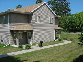 Parkview Housing in Park Rapids, MN - Foto de edificio - Building Photo