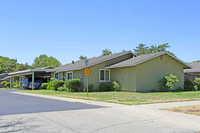 Merced Golden Apartments in Merced, CA - Building Photo - Building Photo