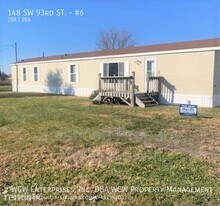 148 SW 93rd St in Wakarusa, KS - Building Photo