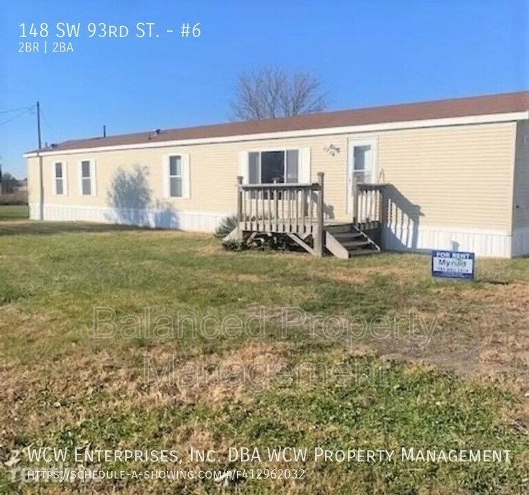 148 SW 93rd St in Wakarusa, KS - Building Photo