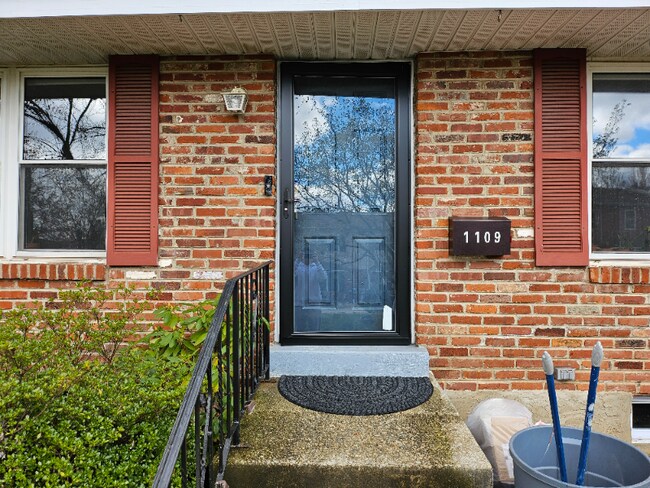 1109 Whitpain Hills in Blue Bell, PA - Building Photo - Building Photo