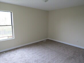 35 Ashton Dr in Ashville, OH - Building Photo - Building Photo