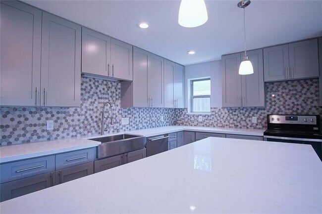 15827 Echo Canyon Dr in Houston, TX - Building Photo - Building Photo