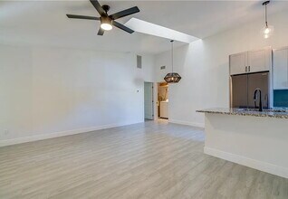5118 SW Courtyards Way in Cape Coral, FL - Building Photo - Building Photo