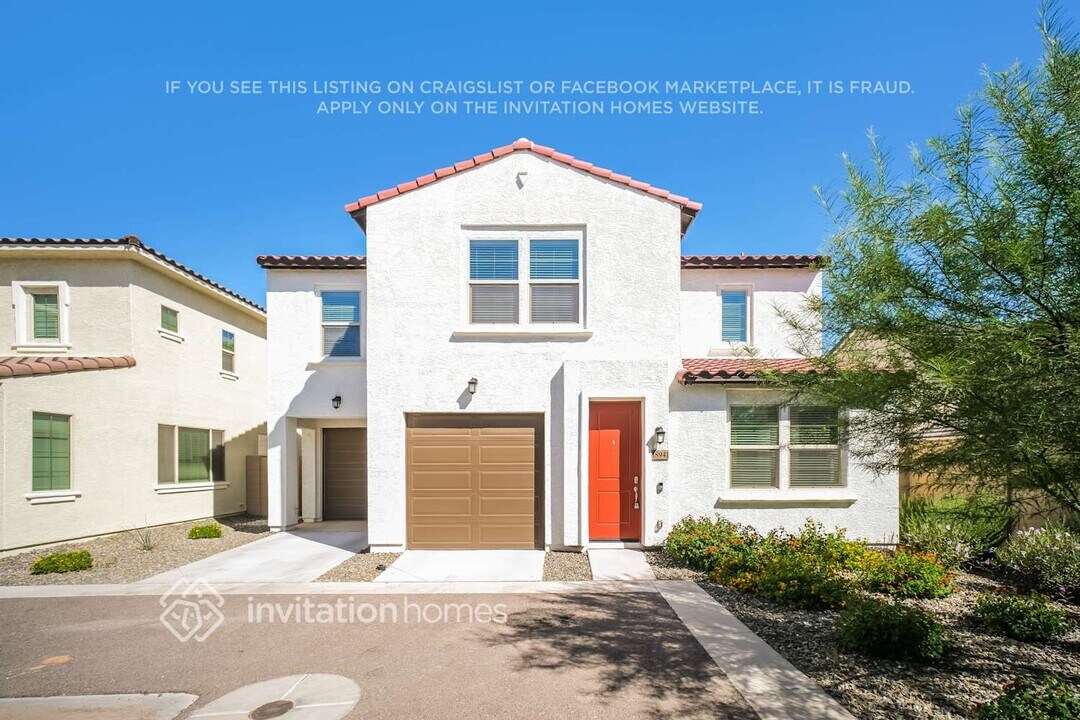 18941 W Reade Ave in Litchfield Park, AZ - Foto de edificio