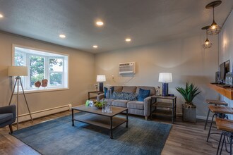 Central Heights in Colorado Springs, CO - Building Photo - Interior Photo