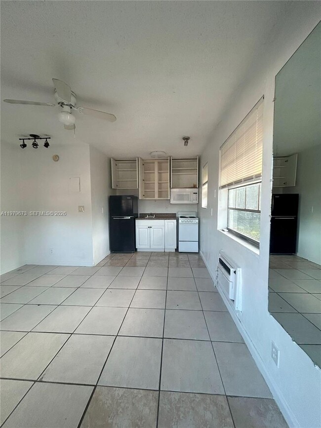 1045 N Andrews Ave in Fort Lauderdale, FL - Building Photo - Building Photo