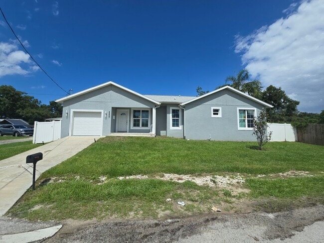 property at 5206 Peach Ave