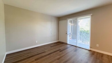 2855-2865 A St in San Diego, CA - Foto de edificio - Interior Photo