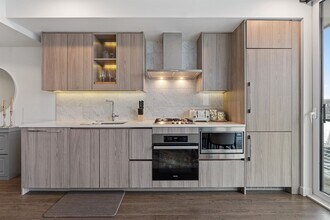89 Nelson St. in Vancouver, BC - Building Photo - Building Photo
