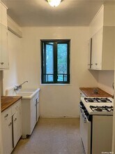 1950 E Tremont Ave-Unit -3E in Bronx, NY - Building Photo - Building Photo