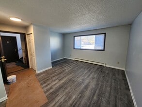 7190 Central Ave NE in Minneapolis, MN - Building Photo - Building Photo