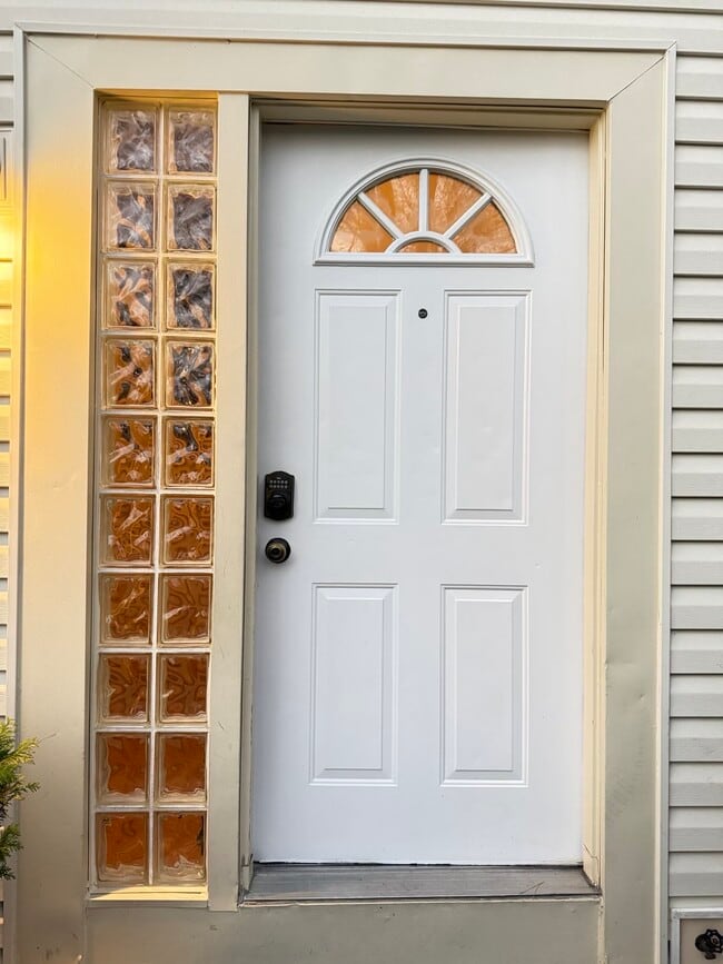 8856 Youngsea Pl in Columbia, MD - Building Photo - Building Photo