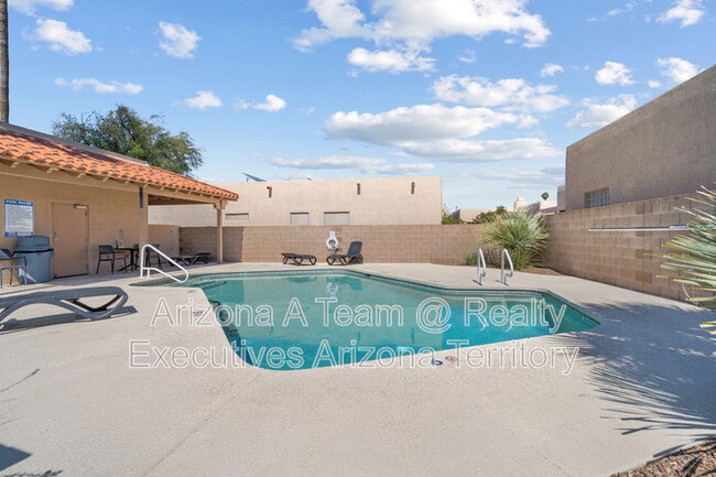 1589 E Painted Colt Loop in Tucson, AZ - Building Photo - Building Photo