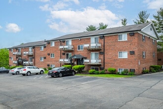 Oaks Apartments in Cincinnati, OH - Foto de edificio - Building Photo