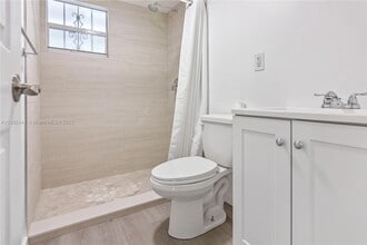 218 SW 6th Ave in Miami, FL - Foto de edificio - Building Photo