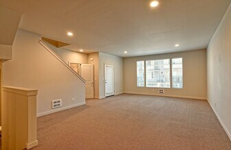 1402 106th Pl SE in Everett, WA - Building Photo - Building Photo