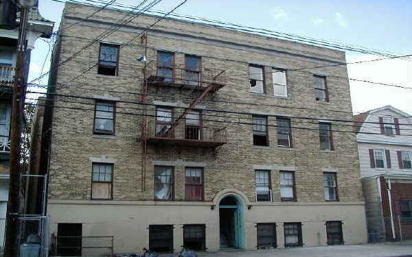 21-23 Stuyvesant Ave in Newark, NJ - Building Photo